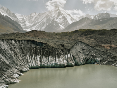 2Supraglacial_pond_Baralmos_glacier