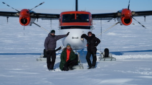 Le magnifique Twin Otter Kenn Borek, monté sur skis. ©Bastien Ruols. All rights reserved.